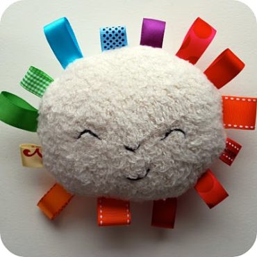 Rainbow Sunshine plushie pattern by chezbeeperbebe