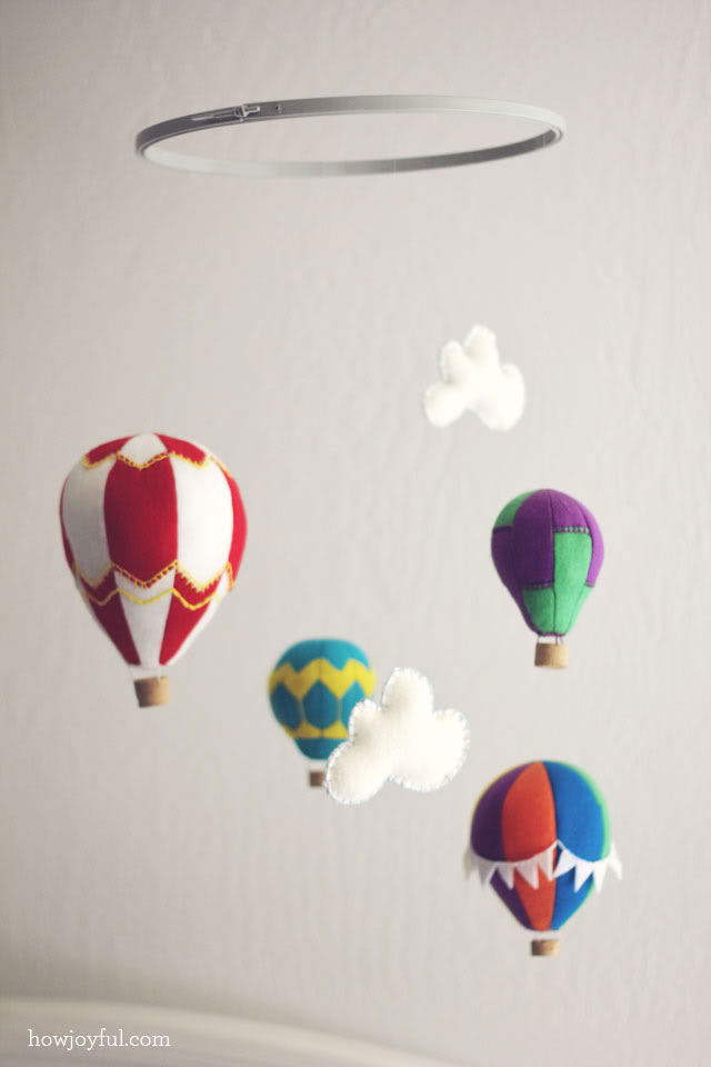 Felt Hot Air Balloon Tutorial #nursery #freepattern #balloon