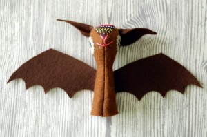 bat-finger-puppet