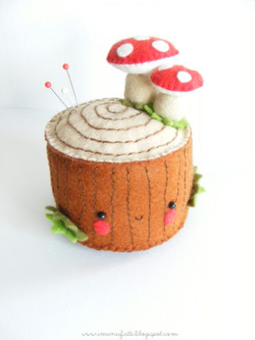 Felt Tree Stump Pincushion Tutorial